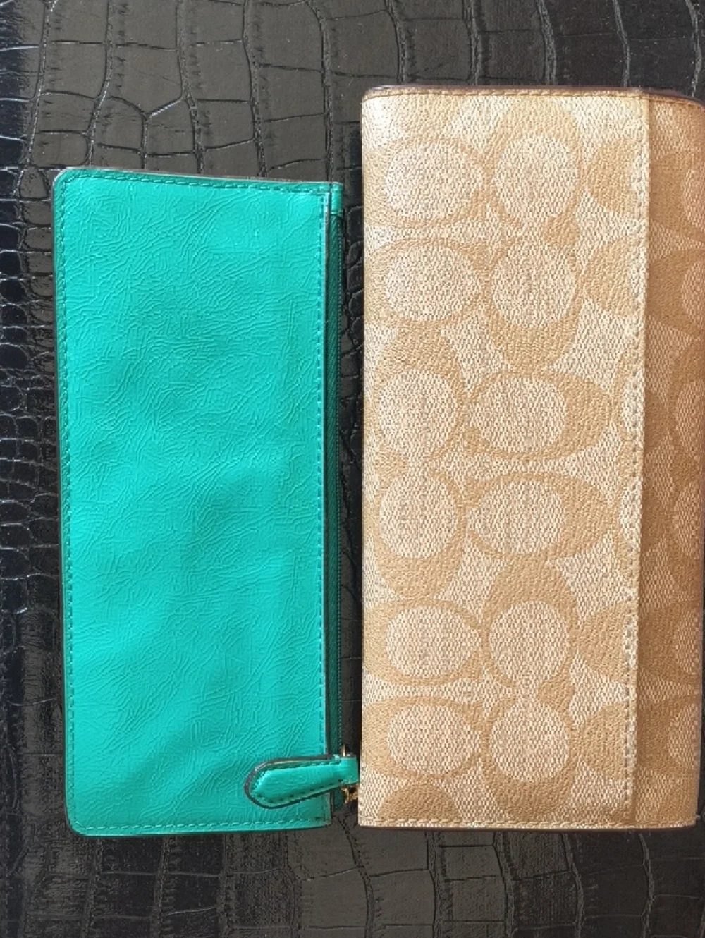 Coach Khaki Signature Canvas Continental Wallet with Green Accent - Picture 3 of 7